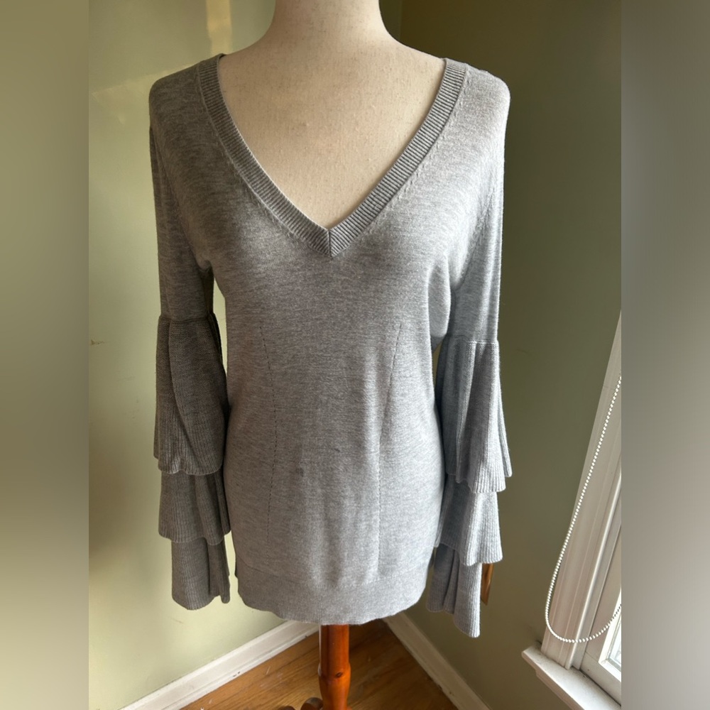 Chelsea28 long grey knit sweater w/tiered bell sleeves. Fine knit Size XS